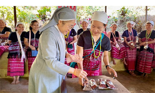 Sơ Marie-Agnes Suwanna Buasap chống buôn người